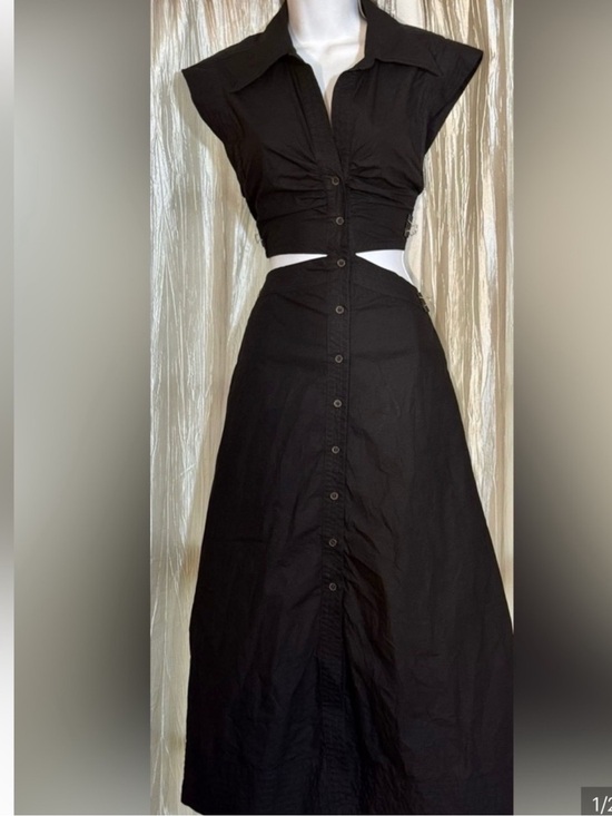 Banana Republic Dresses & Skirts - Banana Republic Black Maxi Skirt with Waist Cutout